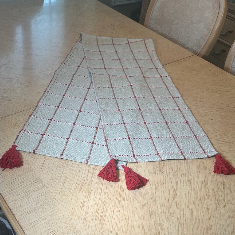 Tag Check Table Runner With Tassels - Picture 2 of 5